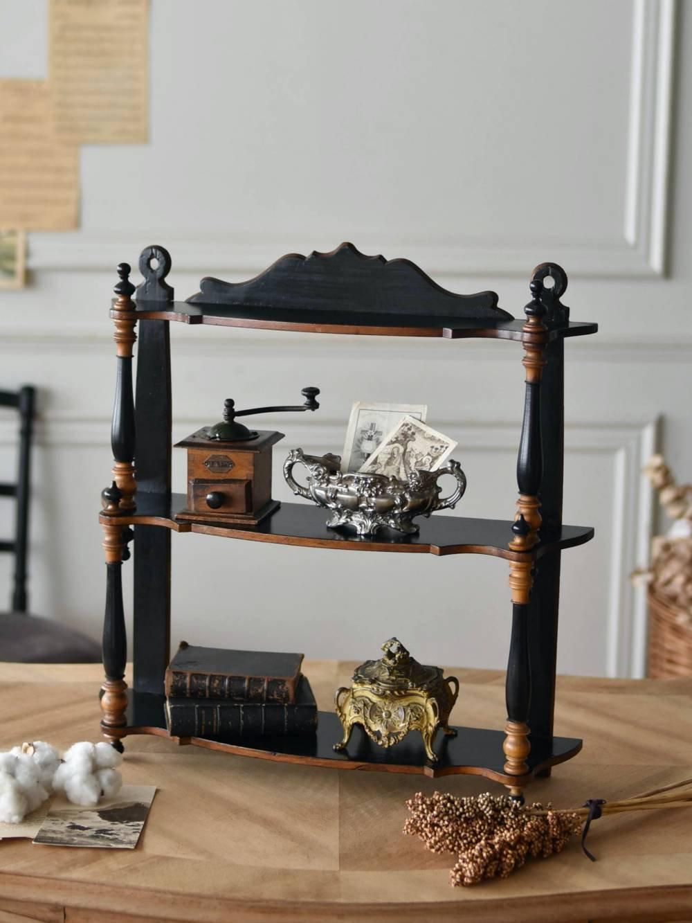 3段ウォールシェルフ.バイカラー フランス アンティーク 飾り棚