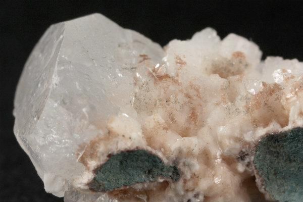 アポフィライト (魚眼石) 原石 21.1g｜天然石 原石 通販 キラリ石