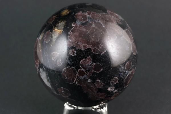 ガーネット イン ヌーマイト 丸玉 62mm｜天然石 通販のキラリ石