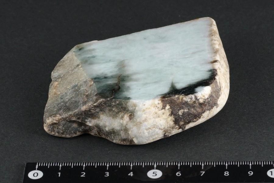 ミャンマー産 翡翠 原石 一面研磨 273g｜天然石通販 キラリ石