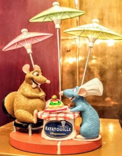 ディズニーランドパリ レミーのおいしいレストラン レミー エミリー