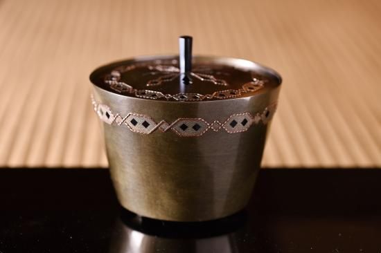 鍛朧銀撚線浮象嵌香炉 / Shibuici Incense Burner (inlayed color