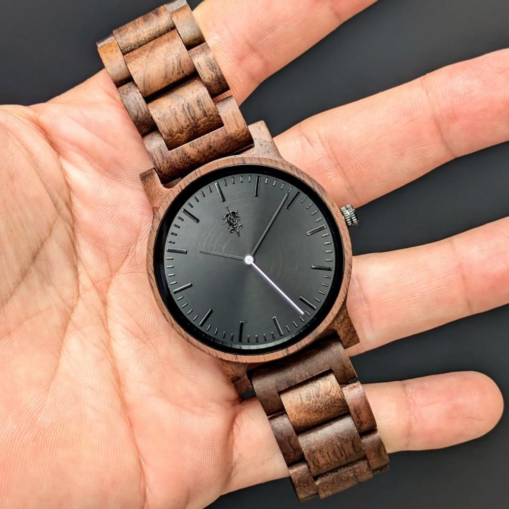 EINBAND Reise グラデーションブラック文字盤 × クルミ 木製腕時計