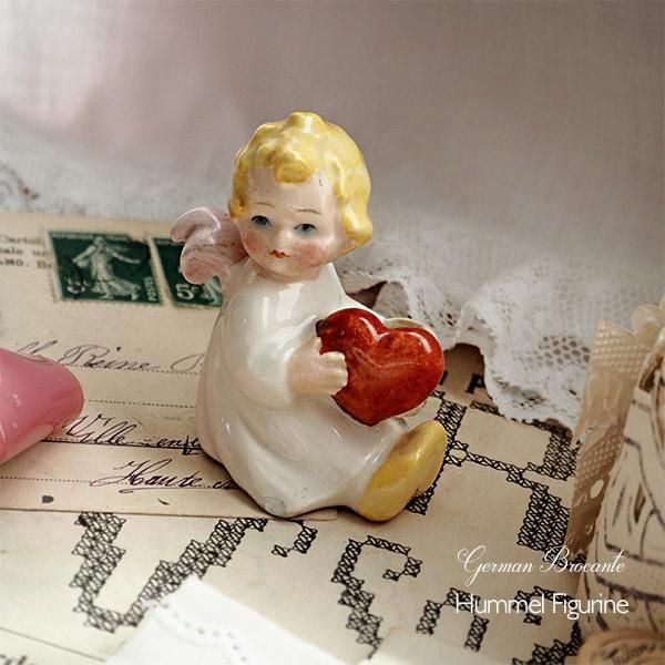 ドイツ ヴィンテージ 陶器人形 天使とハート フンメル人形 フィギュ