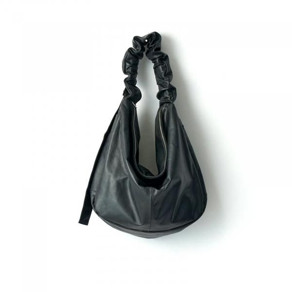 ssstein(シュタイン)/SHIRRING HANDLE LEATHER SHOULDER BAG/BLACK