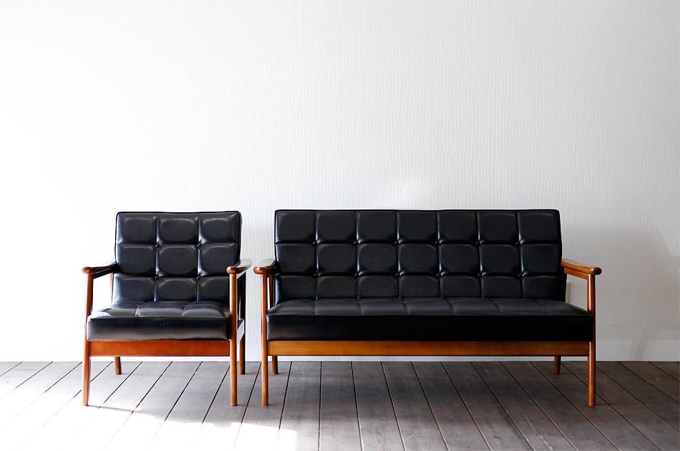 カリモク60 Kチェア1シータースタンダードブラック | Plain Table