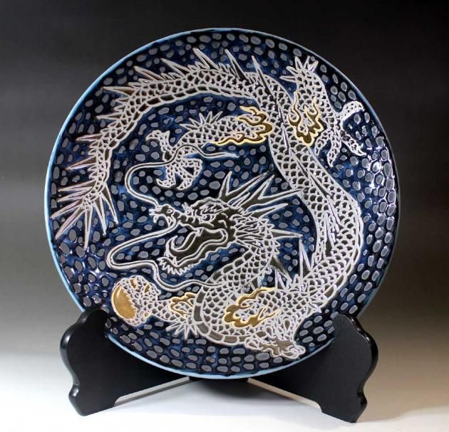有田焼の龍絵飾り皿・藤井錦彩窯