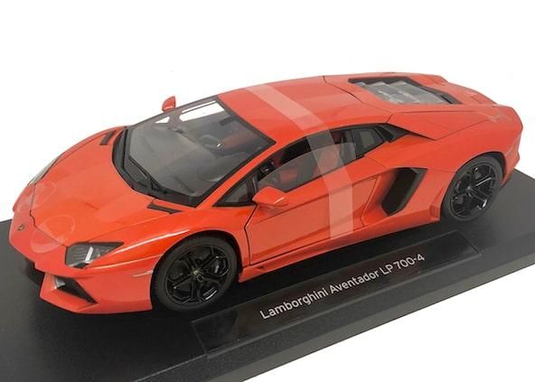 WELLY 1/18スケール「ランボルギーニ・アヴェンタドールLP700-4