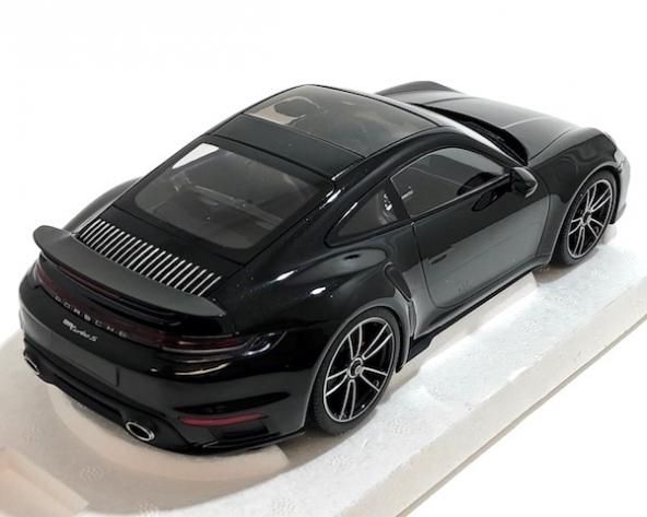 ポルシェ特注 1/18スケール「ポルシェ911(992)ターボS」(ブラック