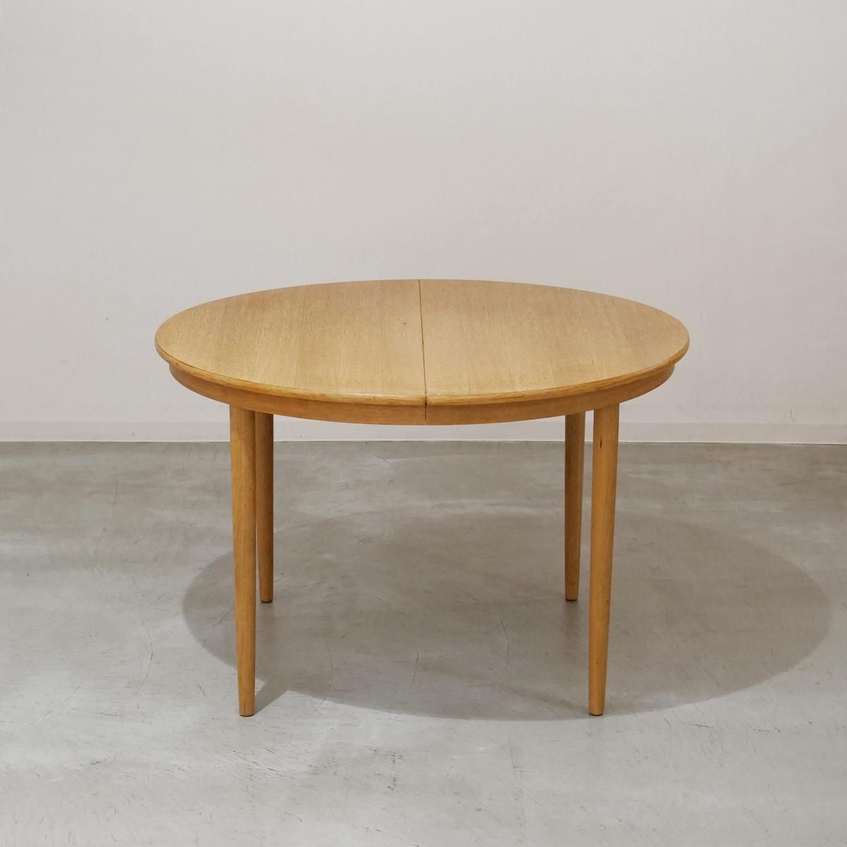 UD17149｜ラウンドダイニングテーブル（オーク）北欧デンマーク