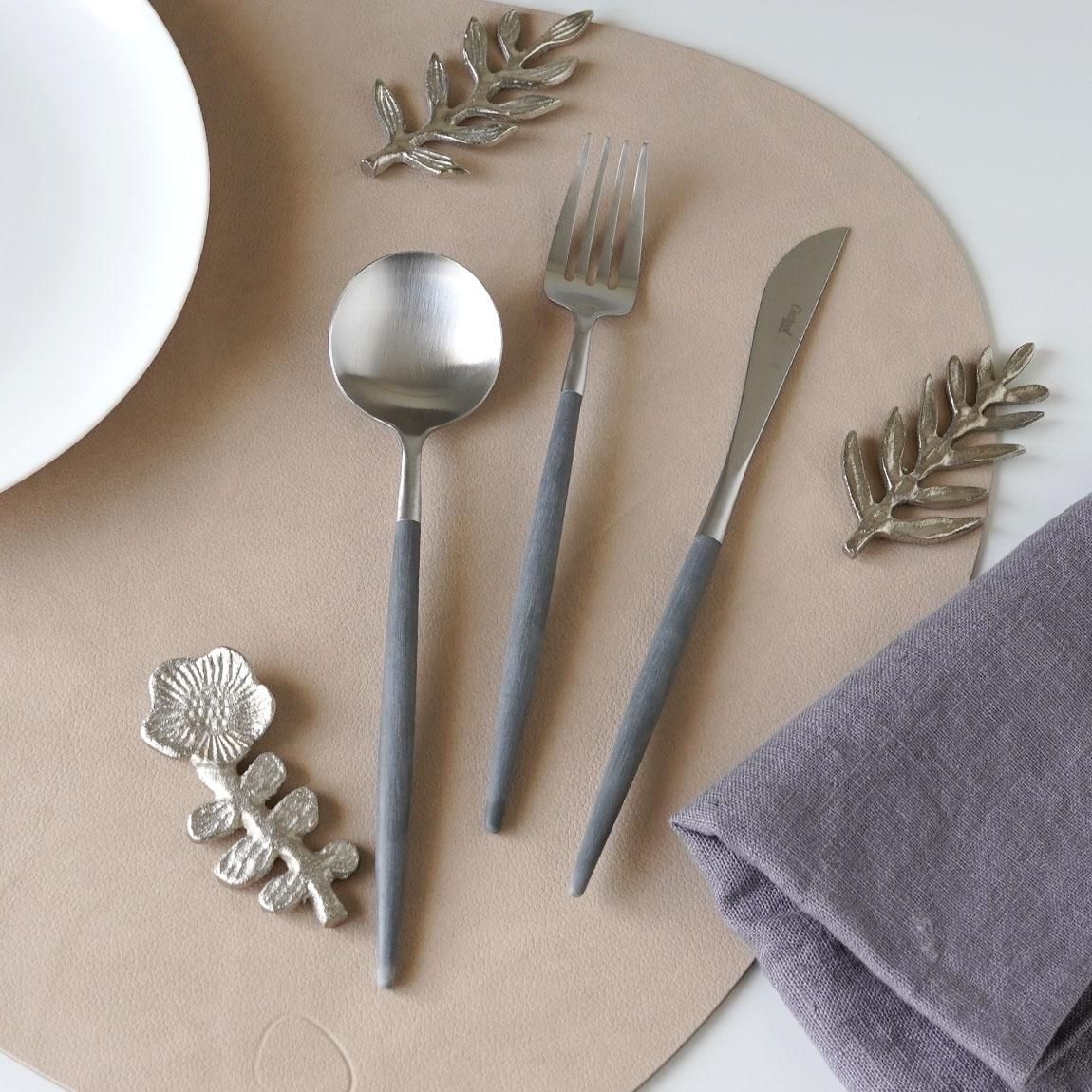 Cutipol / クチポール / GOA ゴア / グレー×マットシルバー | 曲線や