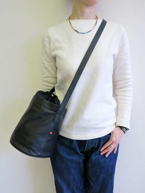 パーマネントエイジ レザーバッグ バケツ型ショルダー 01 ブラック