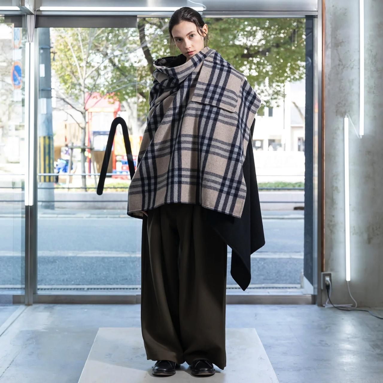 VOAAOV ウールモッサビッグストール Black×Beige Check - BISHOOL