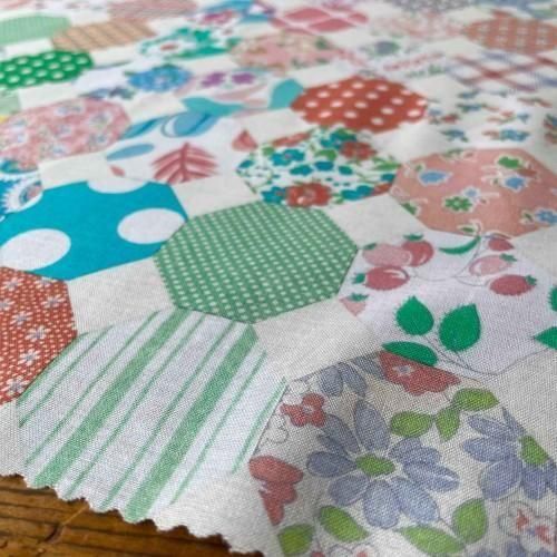 パッチワークキルト生地 | オクタゴンサーティーズ柄 - パッチワーク