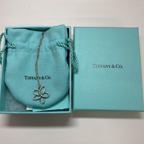 ティファニーのギフトボックス＆ネックレスを丁寧に査定｜ブランド