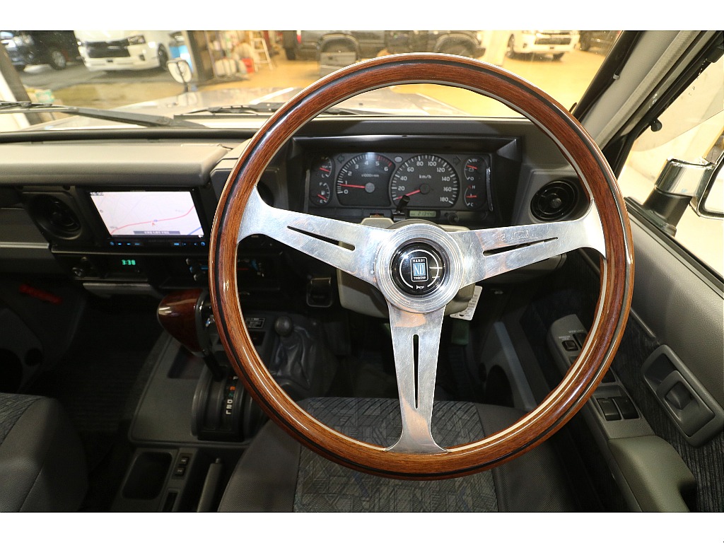 トヨタ ランドクルーザー70 4.2 ZX ディーゼル 4WD(H12年式,21.3万km