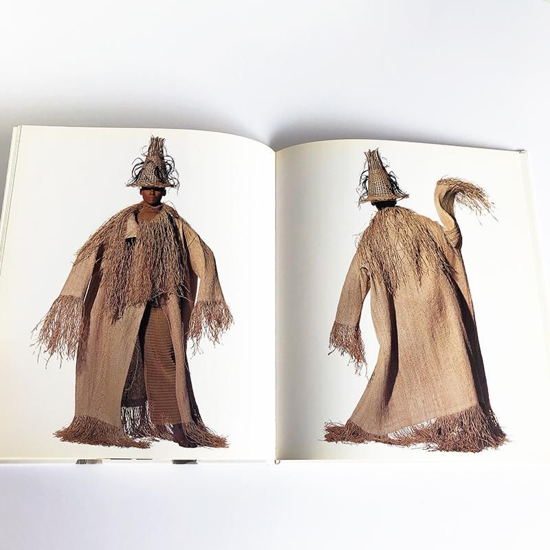 ISSEY MIYAKE BY IRVING PENN 1993-95 *signed - 古本買取 2手舎/二手