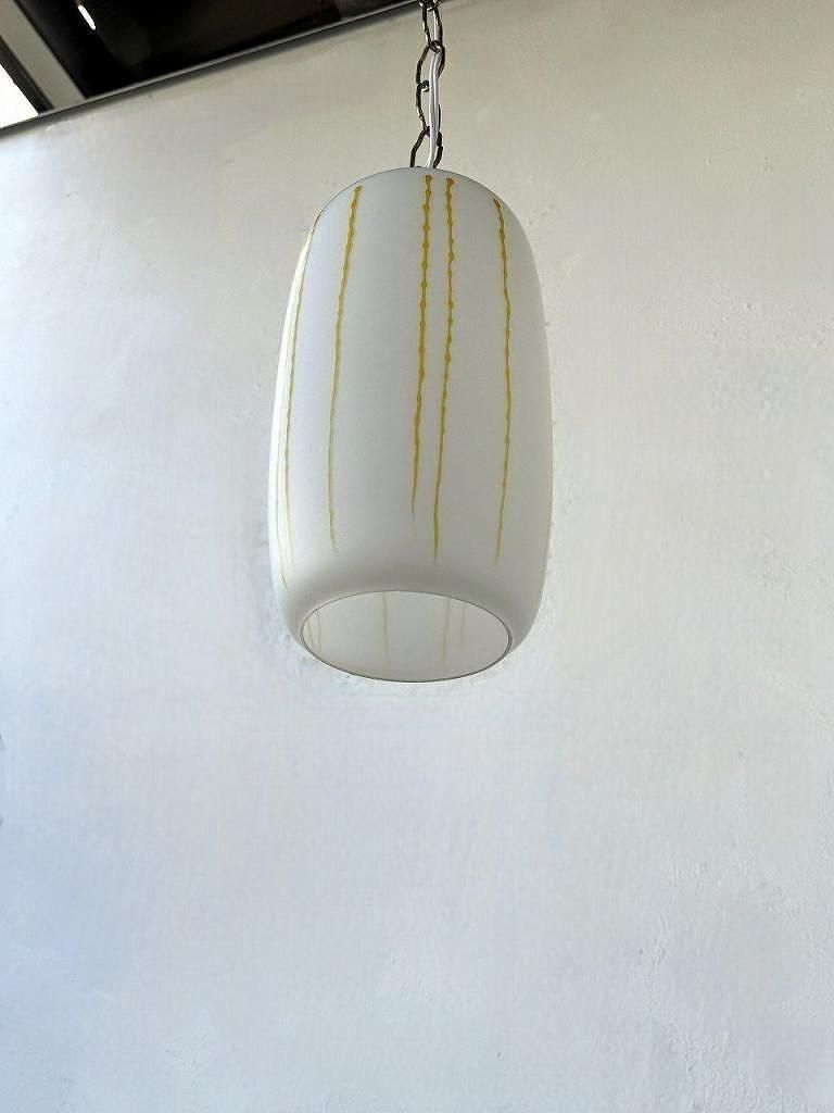 ヴィンテージ ホワイトガラス ペンダントランプ (複数在庫有り