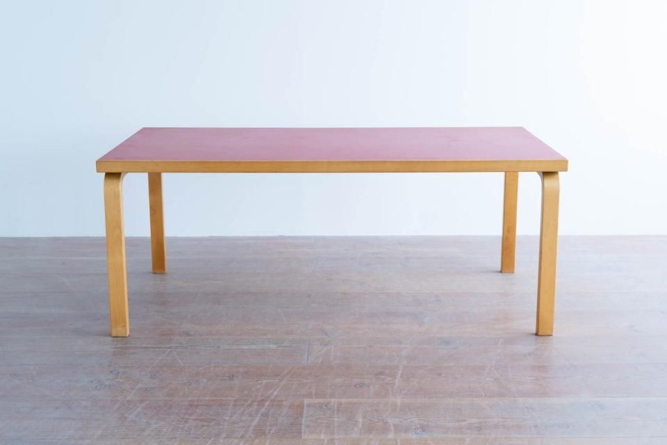 Alvar Aalto 83 テーブル リノリウムレッド | 北欧家具 haluta (ハルタ)