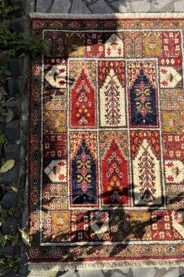 絨毯（トルコ絨毯・ヘレケ・トライバルラグ・ペルシャ絨毯など