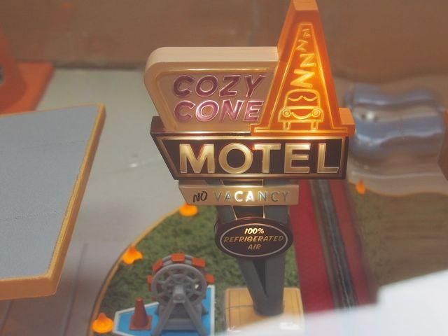 PRECISION SERIES COZY CONE MOTEL PLAYSET