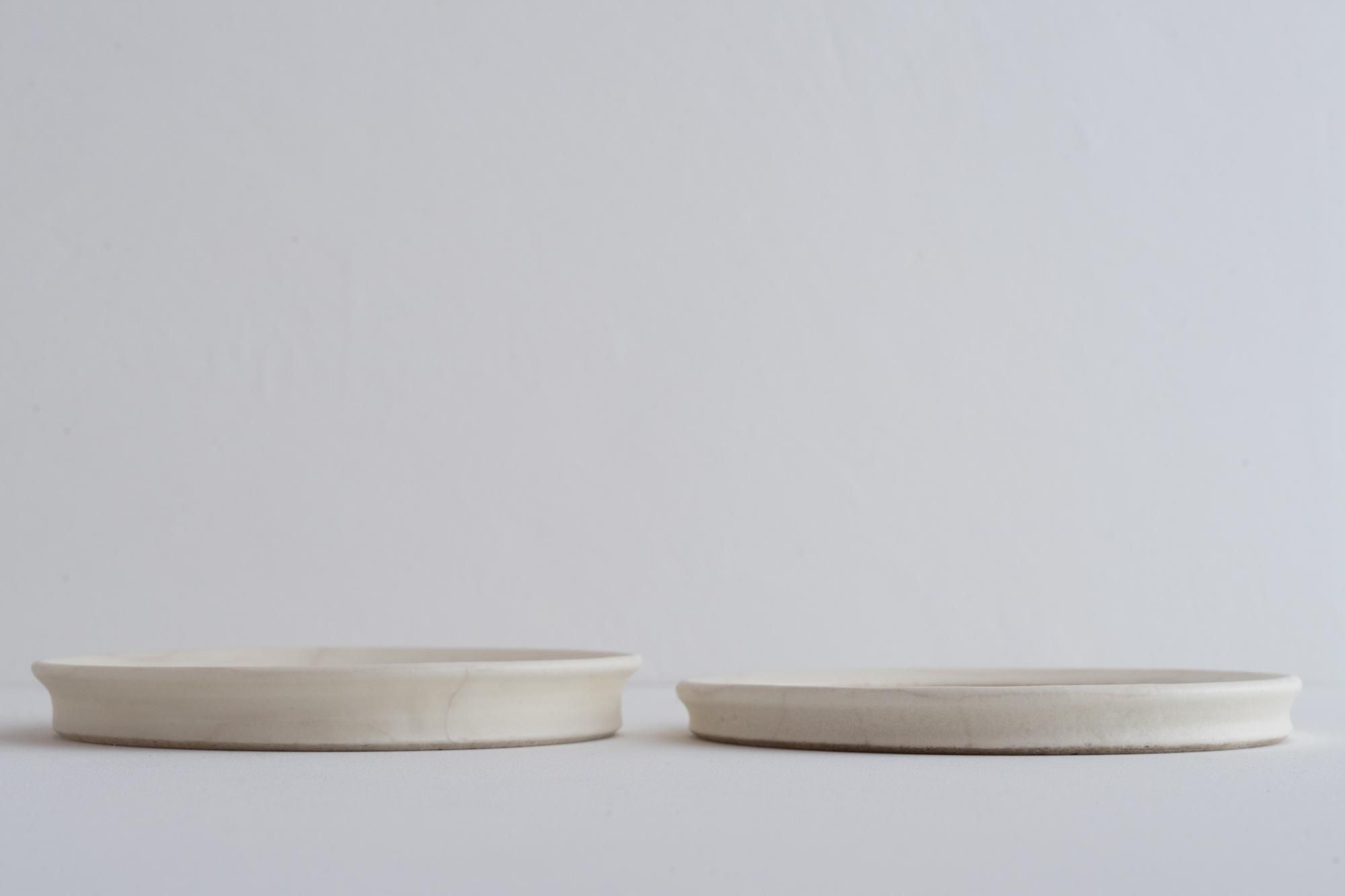 リム皿/貫入（M）｜megumi tsukazaki（塚崎愛）｜紡ぎ舎（つむぎや）