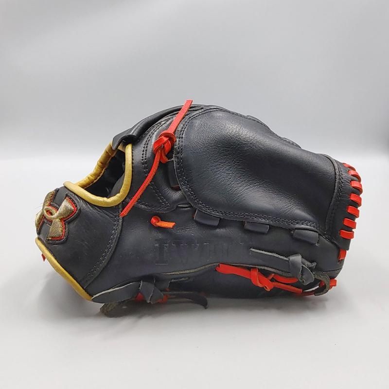 全紐交換済み】 アンダーアーマー 軟式グローブ / 投手用 型付け済み