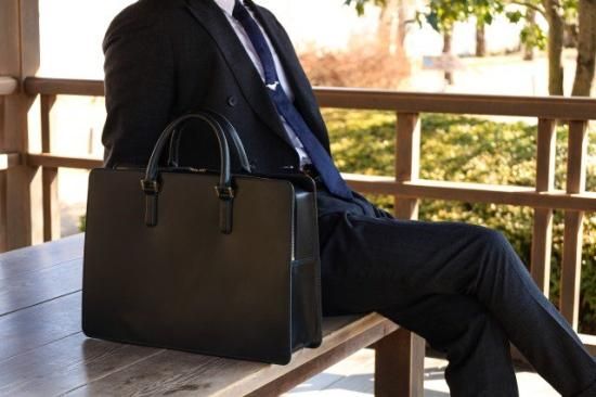 ピットヌメ革 ビジネスレザーバッグ メンズ ブランド ドラマ使用 2024