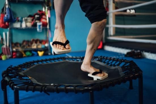 一本歯下駄GETTA TSUNE | 高重心とリフト力を身に付ける - 【公式