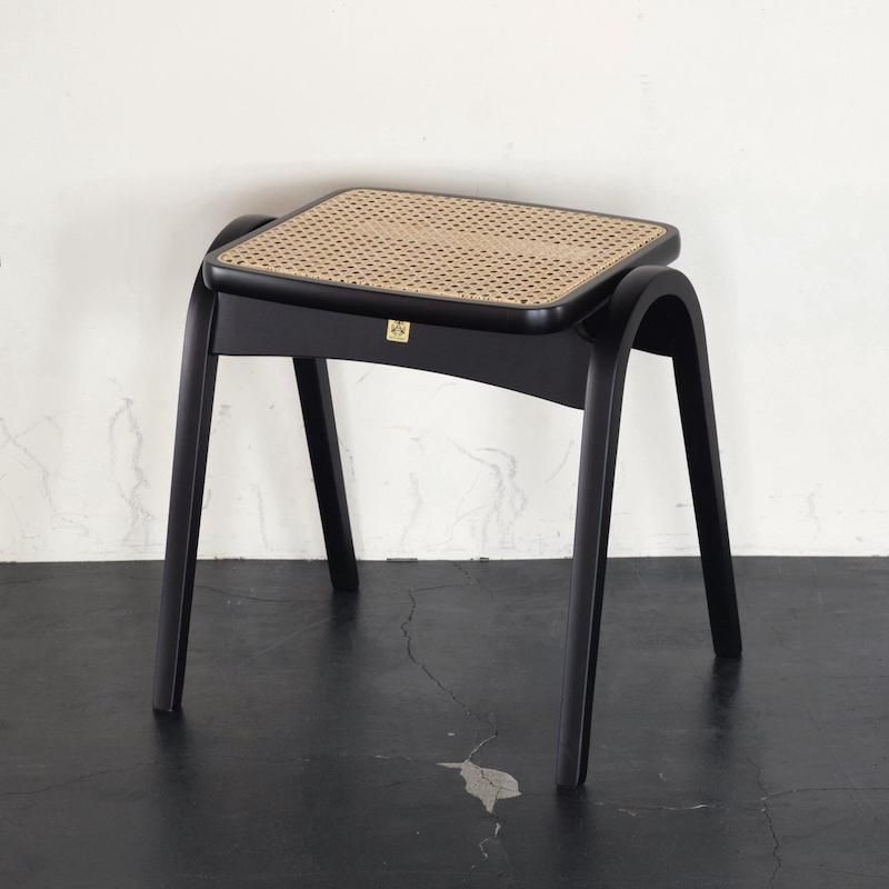 NO.202スツール | 藤座面/ウレタン塗装 | ブラック - Apartment online