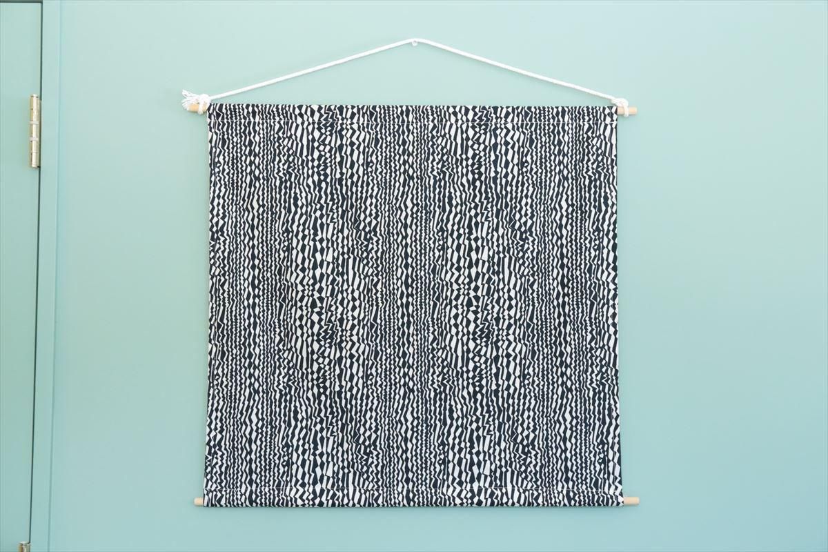 タペストリー/Heinikko（BK×WH）/marimekkoマリメッコ/68×61/TA-4