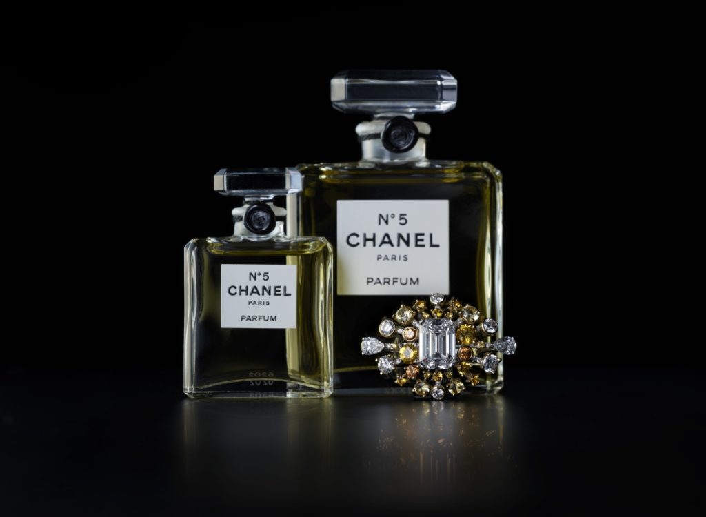 名香に捧げられた「コレクション N°5」シャネル 新たな輝きの伝説