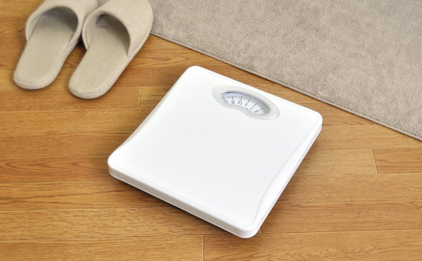 簡単に体重チェック。シンプルでおしゃれなアナログ体重計10選 - inzak