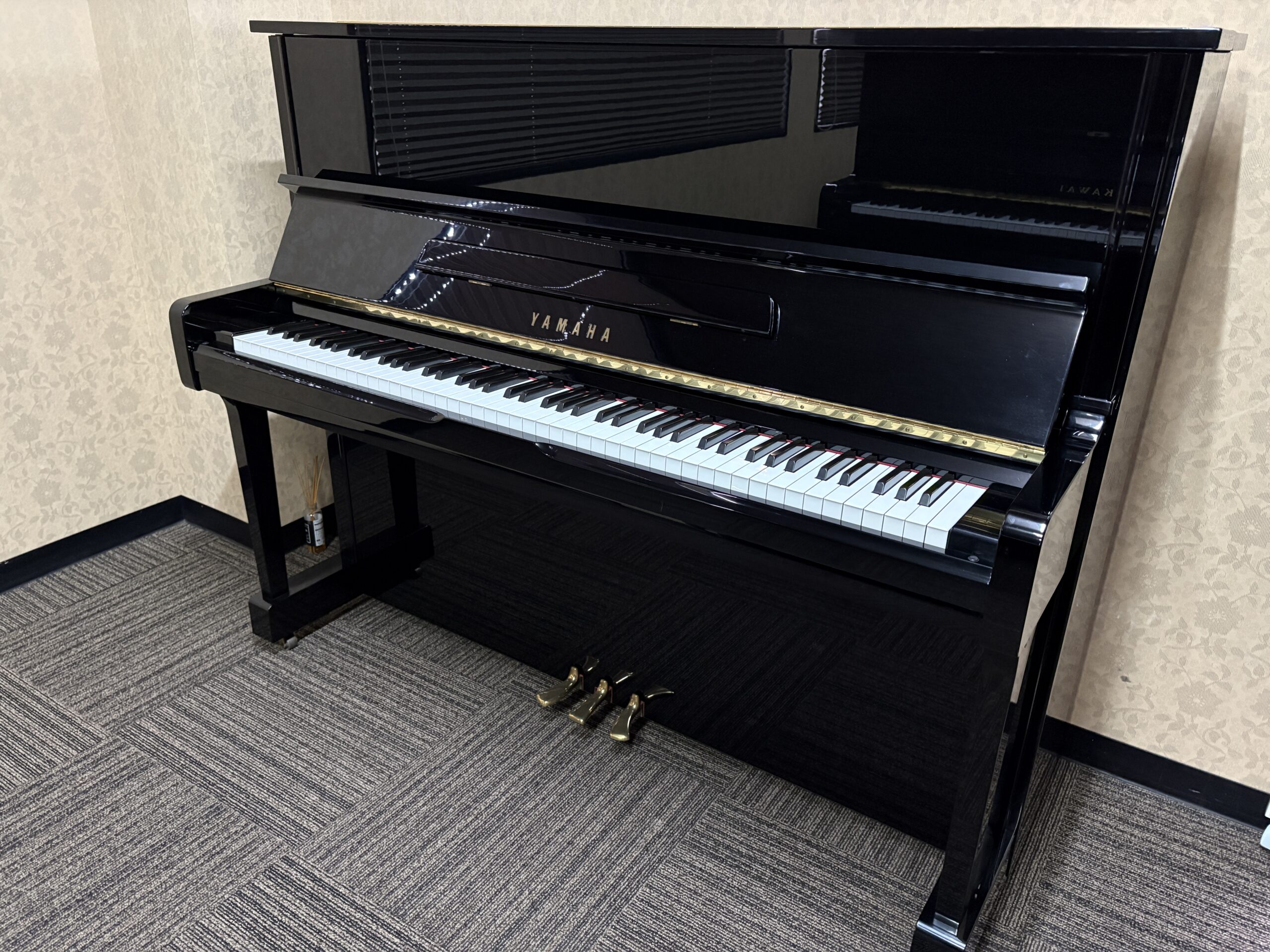 中古ピアノ】YAMAHA アップライトピアノ U300 5346132 黒(鏡面艶出し