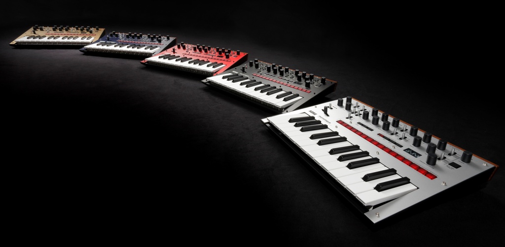 フル・プログラマブル・モノフォニック・アナログ・シンセサイザー