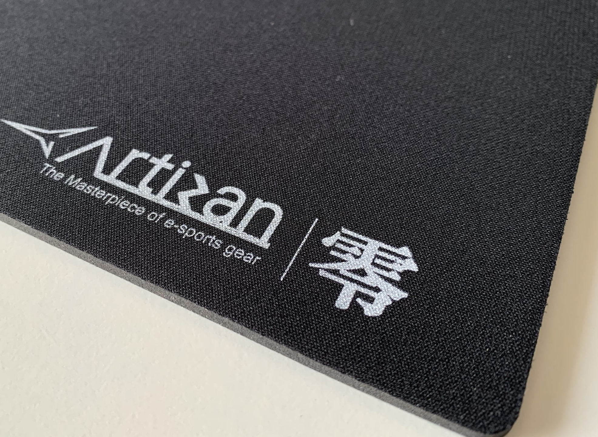純国産】最強ゲーミングマウスパッド ARTISAN 零 MID 【レビュー