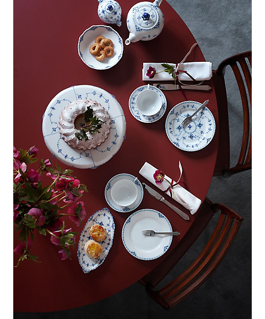 ブルーフルーテッド ハーフレース プレート19cm | ROYAL