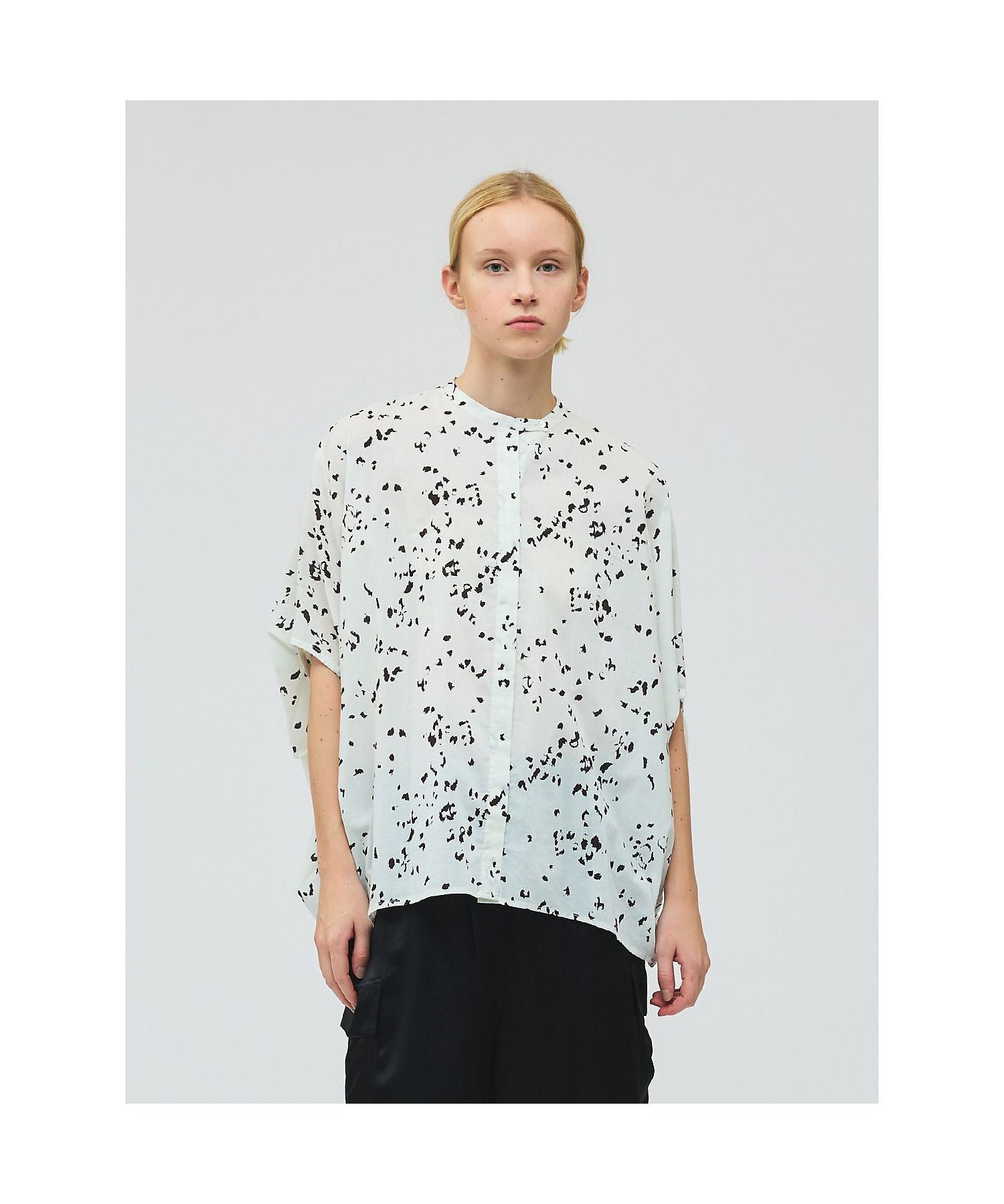 mizuiro ind プリントスタンドカラーコクーンシャツ