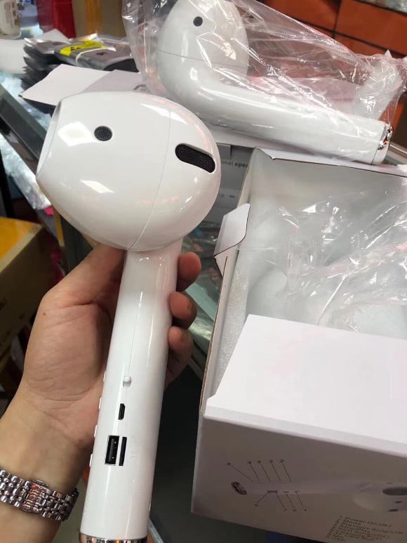 オンラインショップでAirPodsを買ったら巨大なBluetoothスピーカーが