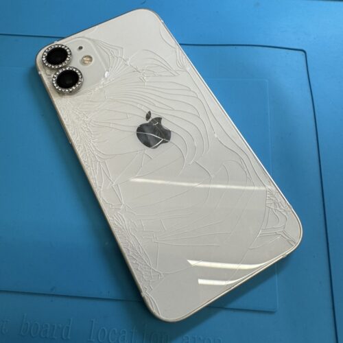 iPhone12miniの 背面ガラス割れ修理（バックパネル交換