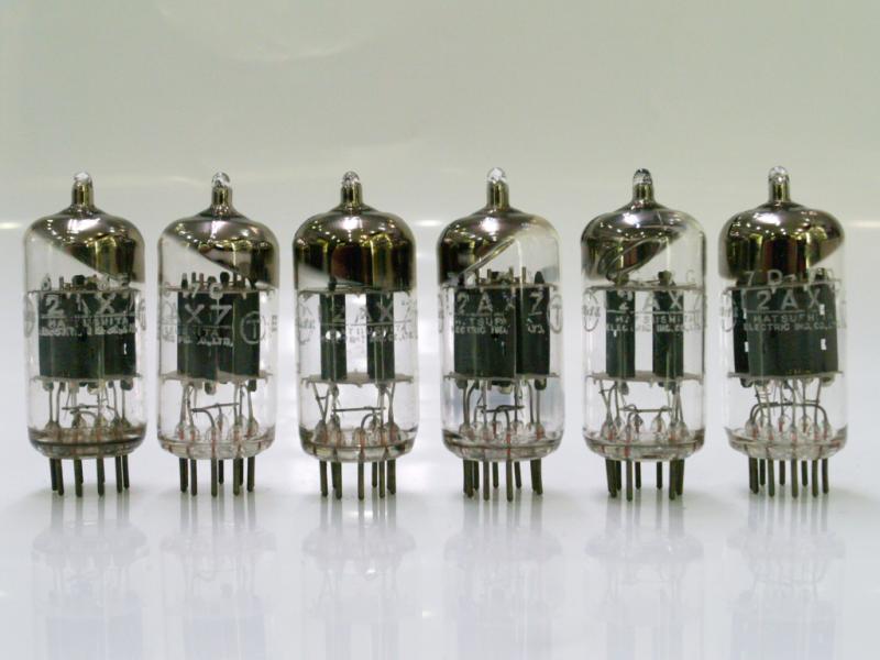 カメラのいわもと：真空管 12AX7、ECC83、同等管、類似管商品在庫一覧