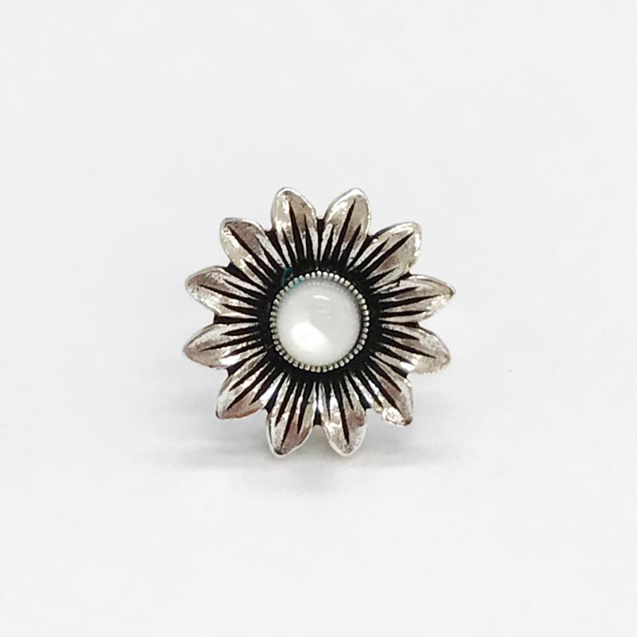 GUCCI（グッチ） ダブルG フラワー スタッズ ピアス アシンメトリー 両