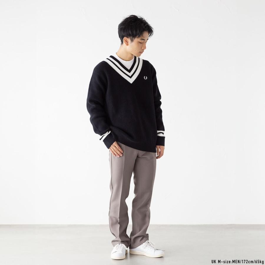 FRED PERRY（フレッドペリー） ストライプド Vネック ジャンパー