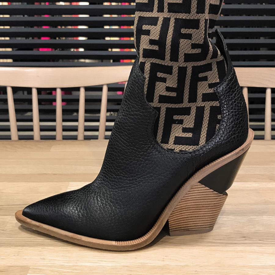 FENDI（フェンディ） 【超美品】フェンディ ズッカ柄 FF柄 ソックス