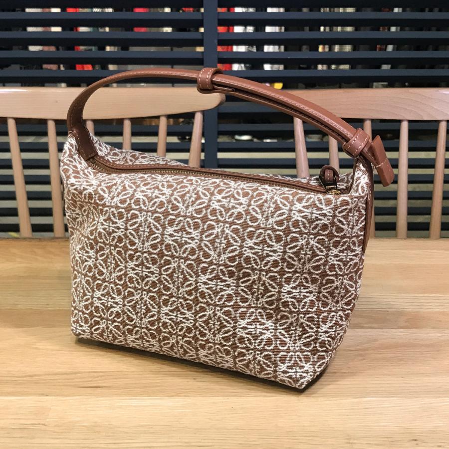 LOEWE（ロエベ） 【新品未使用】ロエベ アナグラムジャガード