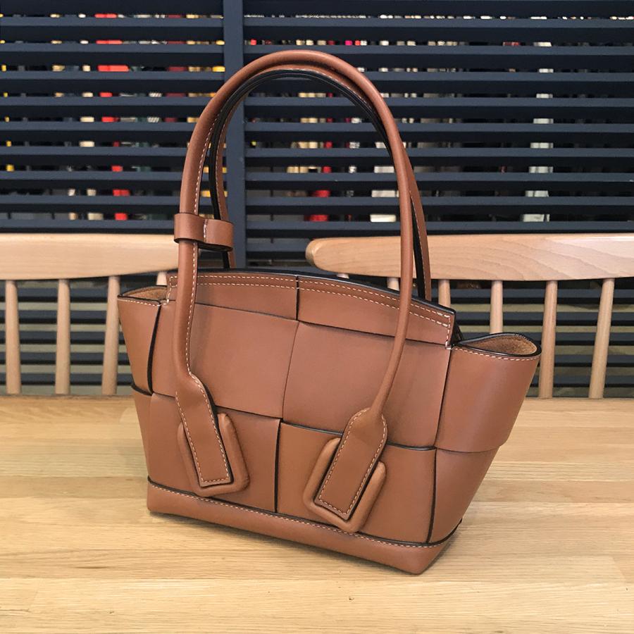 BOTTEGA VENETA（ボッテガ・ヴェネタ） 【新品同様】ボッテガヴェネタ