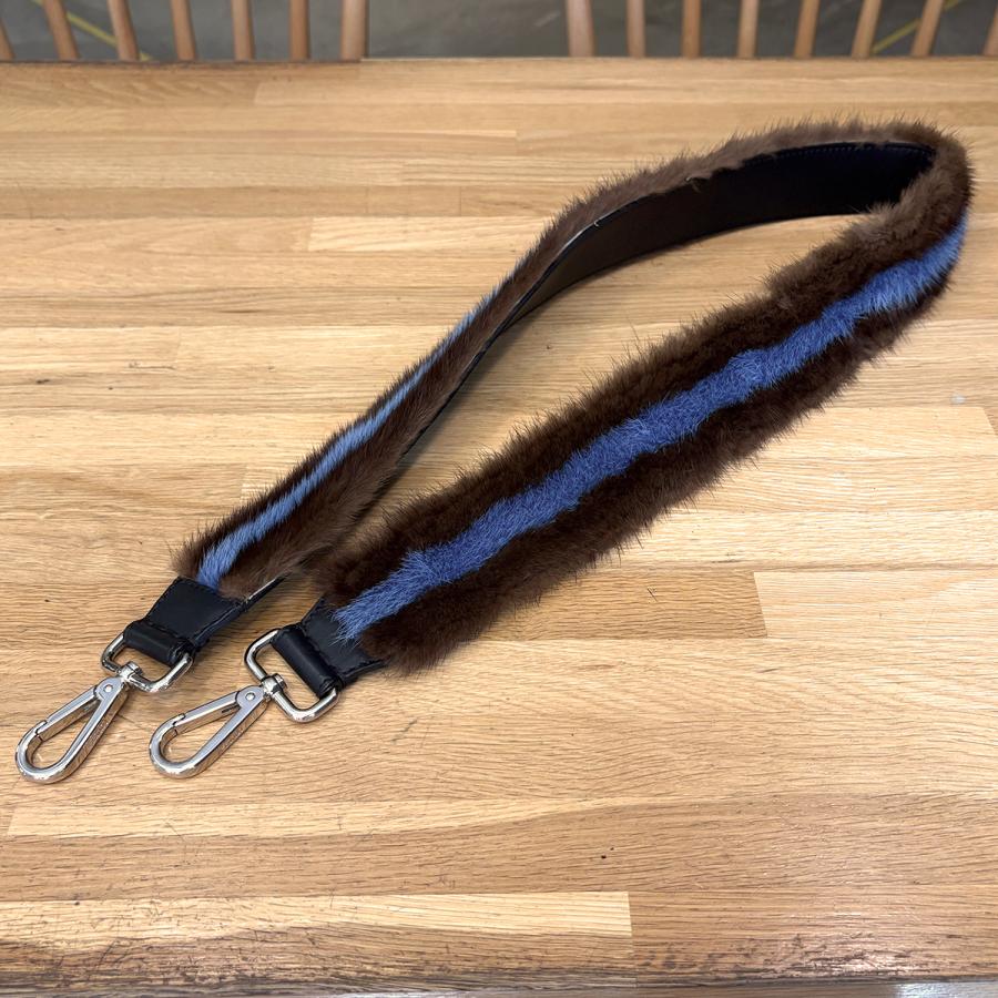 FENDI（フェンディ） 【超美品】フェンディ ストラップユー ミンク