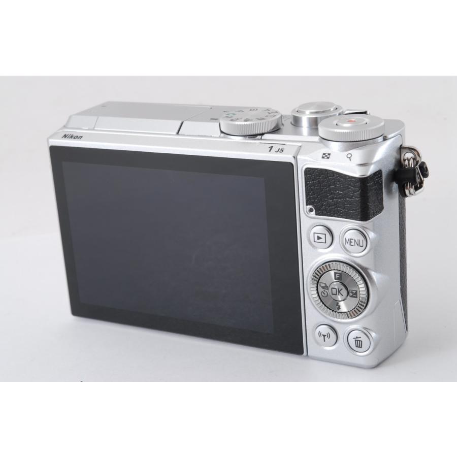 ニコン（Nikon） J5 シルバー レンズキット micro <プレゼント包装承り