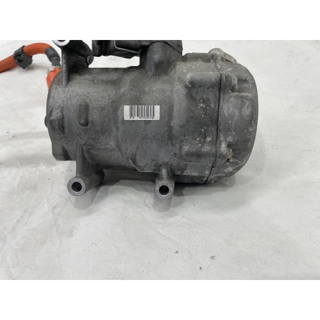 プリウスNHW20 電動エアコン コンプレッサー 88370-47010