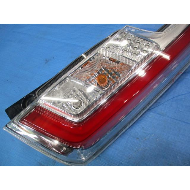 ムーヴ ◇ムーヴカスタム DBA-LA150S 右テールランプ NO.291244【個人